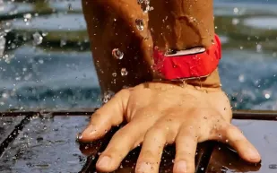 جوجل تطلق سوارها الصحي