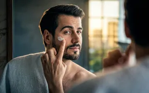 دليل الرجل للعناية بالبشرة خلال الربيع