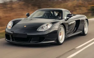 بسعر يقارب 3 ملايين دولار.. عرض بورشه Carrera GT 2005 النادرة في مزاد