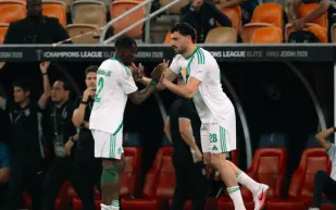 يايسله يعيد ديميرال لتشكيل الأهلي الأساسي في مواجهة فيسيل كوبي في  دوري أبطال آسيا (فيديو)