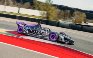 أخف من مياتا وأسرع من بوغاتي.. بورشه تكشف عن 975 RSE (فيديو)