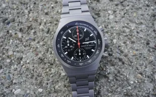 بورشه ديزاين تطرح ساعة Chronograph 1 All Titanium الجديدة: تعرف على المواصفات الفاخرة
