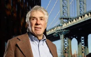 باع دمه ذات مرة لشراء الطعام.. الملياردير ديفيد والينتاس يستعرض قصة نجاحه