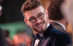 الشامي يكشف عن اسم ألبومه الأول ويؤجل الطرح لأسباب إنسانية