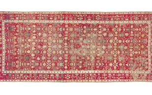 عاصرت "تاج محل" وارتبطت بضحايا "تيتانيك": سجادة مغولية فريدة في المزاد