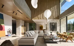 كوت دازور تتباهى بقصر فاخر على البحر المتوسط.. إليك السعر المرتقب