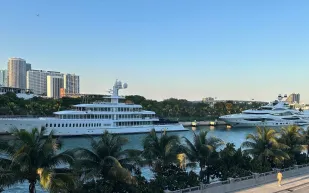 يختا "فونتينهيد" و"ليونهارت" يلفتان الأنظار في ميامي