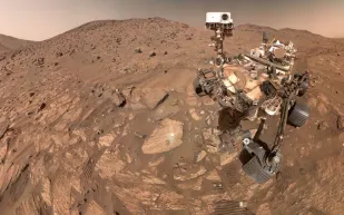 اكتشاف مذهل على سطح المريخ يشير إلى إمكانية وجود حياة