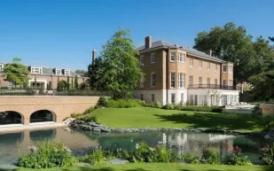 قصر بـ350 مليون دولار في لندن يكشف هوية مالكه أخيرًا