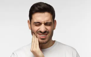 كيف تؤثر صحة الفم والأسنان على خطر الإصابة بالسمنة؟ دراسة جديدة تشرح