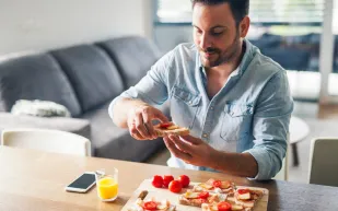 هل تفوت وجبة الإفطار؟ اكتشف لماذا عليك التفكير في تغيير نمطك الغذائي