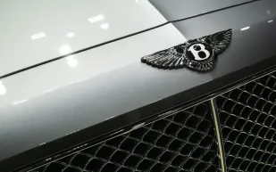 بنتلي تقترب من الكشف عن سعر أول SUV كهربائية لها