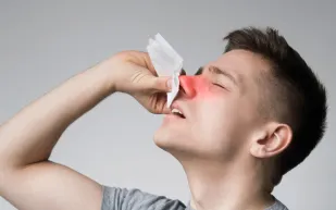 دراسة تكشف عن بخاخ أنفي يعكس شيخوخة الدماغ ويعيد الذاكرة