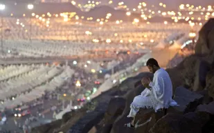 الموارد البشرية: إجازة الحج بأجر كامل وفق ضوابط محددة