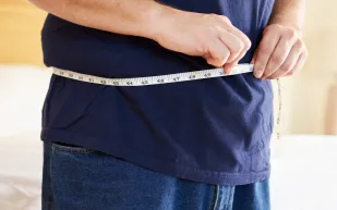 زيادة الوزن في سن الشباب قد تكون أخطر مما نتخيل: دراسة جديدة تحذر