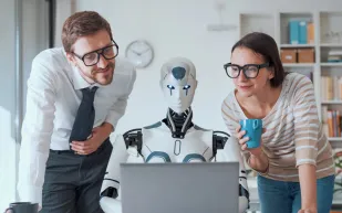 لماذا ترى النساء مخاطر الذكاء الاصطناعي بشكل أكبر من الرجال؟