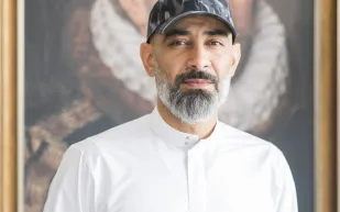  قصي خضر يروي رحلة شغفه بالتمثيل وكواليس "حفرة جهنم" في حوار خاص مع «الرجل»