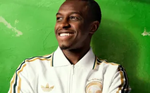 أزمة مفاجئة.. جواز سفر سعود عبدالحميد يؤجل انضمامه للمنتخب السعودي