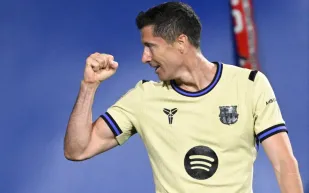 طموح برشلونة لا يتوقف عند الصدارة.. ليفاندوفسكي يحلم برقم قياسي في الدوري الإسباني