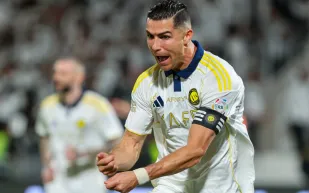كريستيانو رونالدو  يواجه هتافات ميسي برد فعل ساخر (فيديو)