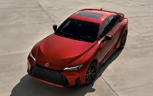  Al-Futtaim Lexus تكشف عن سيارة السيدان الرياضية الجديدة IS350