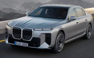 طلاء BMW 7 Series الجديد يكلف 16 ألف دولار ويستغرق 75 ساعة (فيديو)
