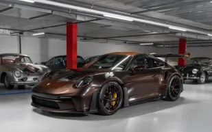 911 GT3 RS: حين تتحوّل سيارة السباق إلى قطعة شوكولاتة فاخرة