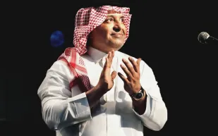 راشد الماجد يحيي ليلة إضافية كاملة العدد في أبوظبي (فيديو)