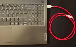 كابل USB-C يبدو عاديًا.. لكنه مُصمم سرًا لاختراق الأجهزة!