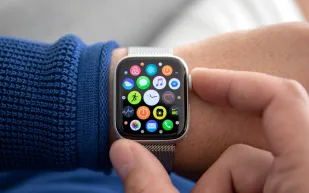 هل تتخلى أبل عن إضافة Touch ID في ساعتها؟