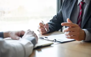 لماذا تحتاج الشركات إلى مدير موارد بشرية يرفض ويعترض؟