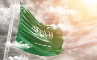 القطاع الخاص السعودي غير النفطي يعود إلى النمو في إبريل