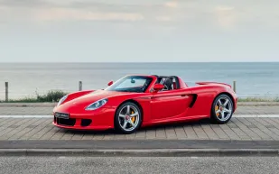 Porsche Carrera GT.. السيارة الأندر عالميًا تتحدى الزمن