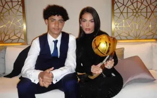 فرقة مكسيكية وكعكة الدونات.. جورجينا تحتفل بعيد ميلاد كريستيانو جونيور (فيديو)