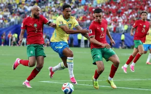 تعادل بطعم الخسارة.. المغرب يحرج البرازيل ويهدر فوزًا مستحقًا في بداية مشواره بالمونديال (فيديو)
