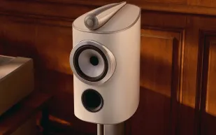 سماعات مرصعة بالألماس.. Bowers & Wilkins تكشف عن جيل جديد من الفخامة الصوتية 