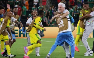 كندا وجنوب إفريقيا يفتتحان دور الـ32 في كأس العالم