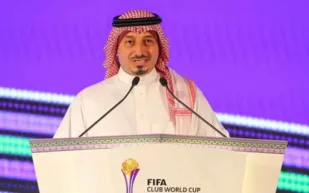 عقب إخفاق المونديال.. الدعيع يحدد مرشحه لرئاسة الاتحاد السعودي (فيديو)