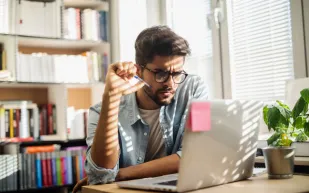 لماذا يرفض الجيل Z الترقيات السريعة؟ أم يعانون ظاهرة الـFOMO؟
