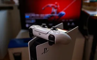 ما الذي يجب أن تعرفه قبل شراء أجهزة ألعاب مجددة؟