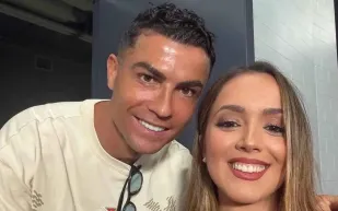 إيلينا دوران تخطف الأنظار بعد ظهورها مع رونالدو في مؤتمر كأس العالم.. من هي؟