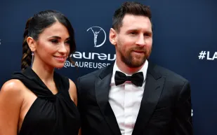 ليس ميسي وحده.. 5 نجوم في كأس العالم 2026 تزوّجوا شريكات الطفولة