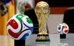 من سيستضيف كأس العالم 2030 وهل سيحصل على تأهل تلقائي؟