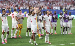 بايرن ميونخ يسعى لتجديد عقد نجمه الأول