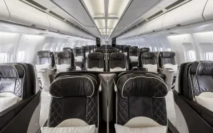 طائرة نادي تشيلسي من طراز A340-300.. واحدة من أفخم الطائرات الخاصة في العالم
