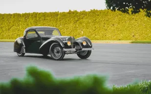 طرح Bugatti Type 57SC Atalante في مزاد مونتيري 2026 بسعر خيالي
