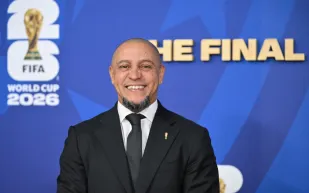 زفاف أسطورة البرازيل.. روبيرتو كارلوس يدخل القفص الذهبي مع سيدة الأعمال سهيلة الطاهري