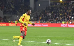 شاهد هدف سعود عبدالحميد في افتتاحية الدوري الفرنسي 