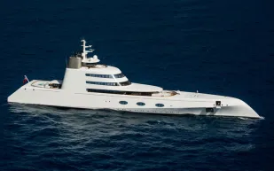 خلف كواليس الرحلة الأولى.. قصة اليخت Motor Yacht A ولوحات مونيه الثمينة