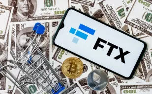 بيتكوين تتجاوز 65 ألف دولار.. ما سر مكاسبها الأخيرة؟ 